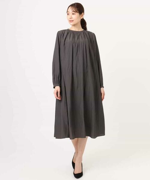 MK MICHEL KLEIN / エムケーミッシェルクラン ロング・マキシ丈ワンピース | サテンギャザーワンピース/洗える | 詳細18