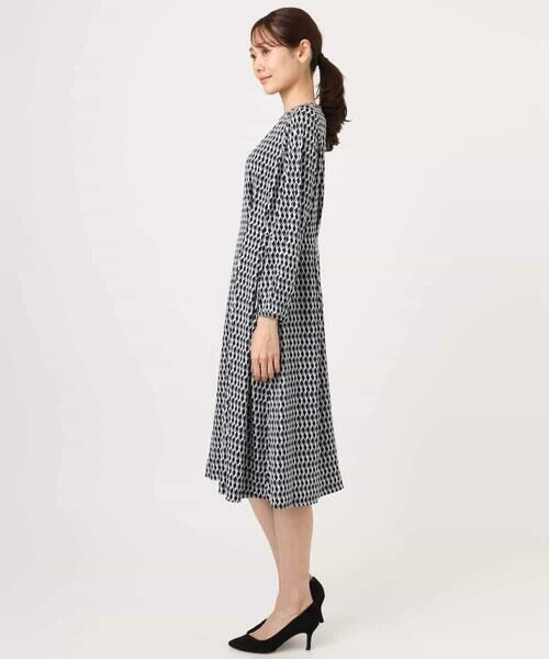 MK MICHEL KLEIN / エムケーミッシェルクラン ロング・マキシ丈ワンピース | [Iイージーケア]幾何柄ジャージーワンピース/洗える | 詳細14