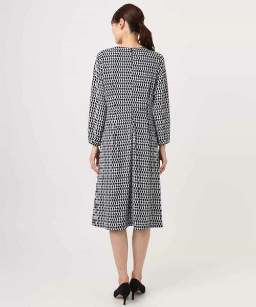 MK MICHEL KLEIN / エムケーミッシェルクラン ロング・マキシ丈ワンピース | [Iイージーケア]幾何柄ジャージーワンピース/洗える | 詳細15