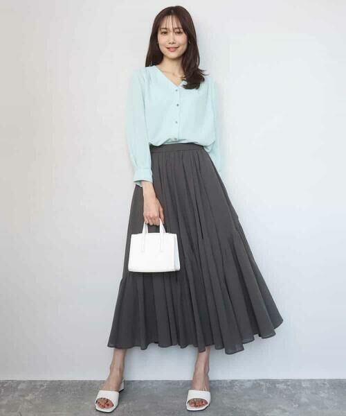 MK MICHEL KLEIN / エムケーミッシェルクラン シャツ・ブラウス | Vネックサテンブラウス/洗える | 詳細10