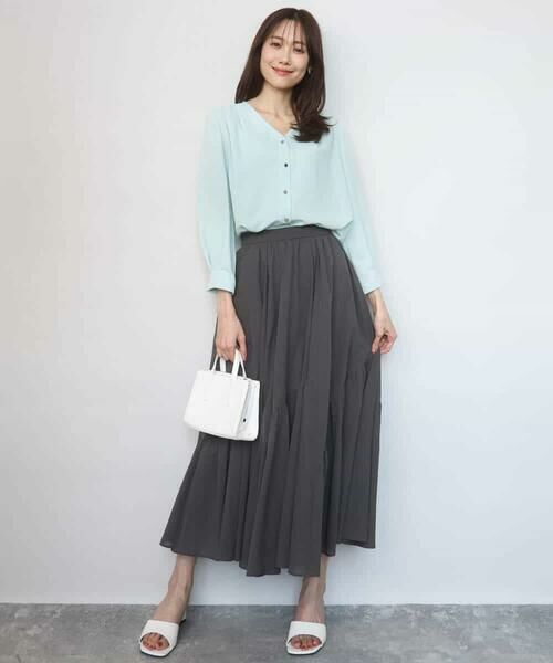 MK MICHEL KLEIN / エムケーミッシェルクラン シャツ・ブラウス | Vネックサテンブラウス/洗える | 詳細11