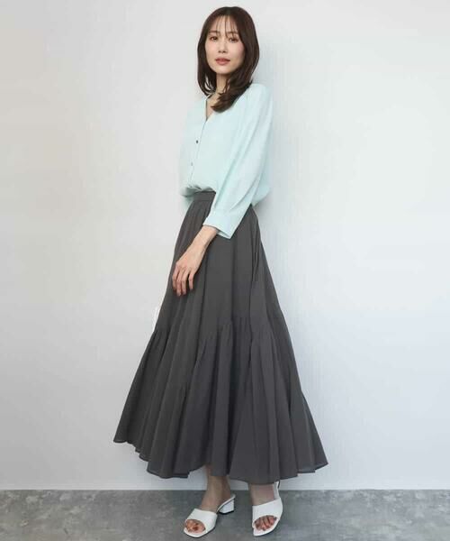 MK MICHEL KLEIN / エムケーミッシェルクラン シャツ・ブラウス | Vネックサテンブラウス/洗える | 詳細12