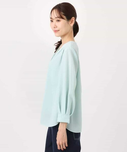 MK MICHEL KLEIN / エムケーミッシェルクラン シャツ・ブラウス | Vネックサテンブラウス/洗える | 詳細14