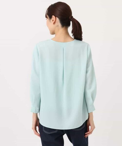 MK MICHEL KLEIN / エムケーミッシェルクラン シャツ・ブラウス | Vネックサテンブラウス/洗える | 詳細15