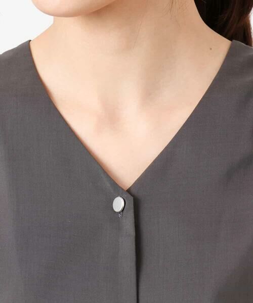 MK MICHEL KLEIN / エムケーミッシェルクラン シャツ・ブラウス | [洗える]Vネックタックスリーブブラウス | 詳細18