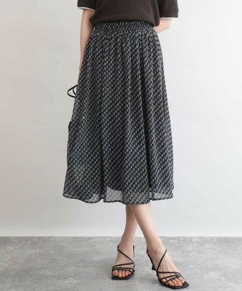 MK MICHEL KLEIN / エムケーミッシェルクラン ロング・マキシ丈スカート | [洗える]幾何柄シフォンスカート（ブラック）