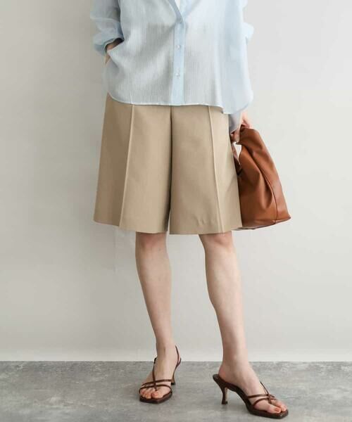 MK MICHEL KLEIN / エムケーミッシェルクラン ショート・ハーフ・半端丈パンツ | [洗える]リネンライクストレッチ ショートパンツ（ベージュ）