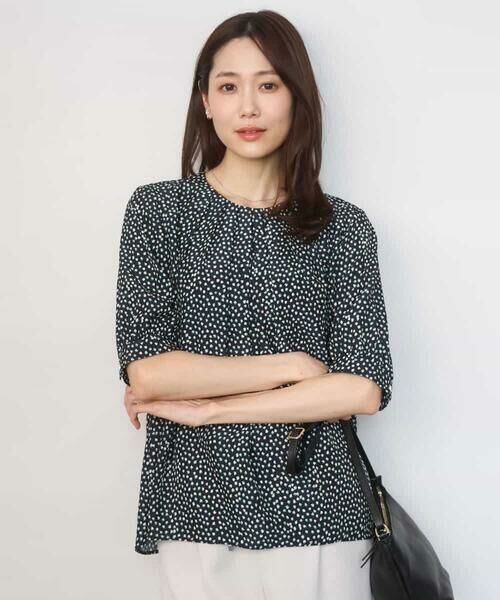 MK MICHEL KLEIN / エムケーミッシェルクラン シャツ・ブラウス | フラワーモチーフプリントブラウス/接触冷感/UVカット/洗える（ネイビー）