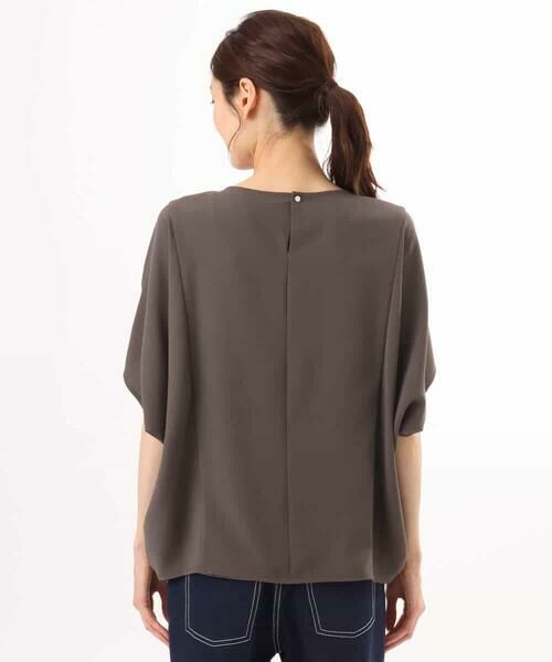 MK MICHEL KLEIN / エムケーミッシェルクラン シャツ・ブラウス | [瞬美シリーズ/UVカット/接触冷感/速乾/洗える]梨地ジョーゼット 変形スリーブブラウス | 詳細17