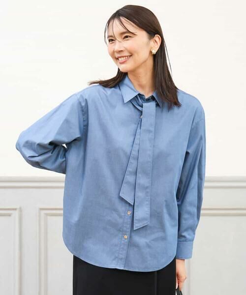MK MICHEL KLEIN / エムケーミッシェルクラン シャツ・ブラウス | [洗える]ボウタイ付きデニムライクシャツブラウス（ライトブルー（デニム調））