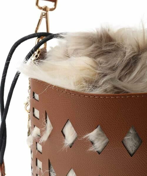 MK MICHEL KLEIN BAG / エムケーミッシェルクランバッグ ショルダーバッグ | [2WAY]ファー巾着パンチングショルダーバッグ | 詳細3
