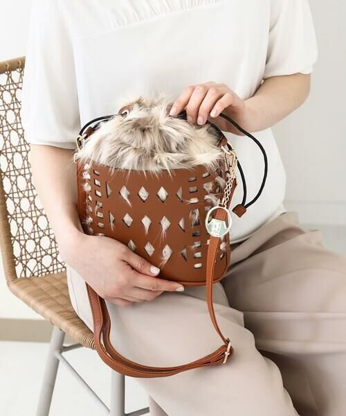 韓国デザイン モコモコファー ショルダーバッグ 巾着BAG バケツ org.jpg
