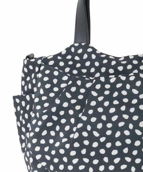 MK MICHEL KLEIN BAG / エムケーミッシェルクランバッグ トートバッグ | [2WAY/軽量/多機能ポケット]ニュアンス柄タックデザイントートバッグ | 詳細15