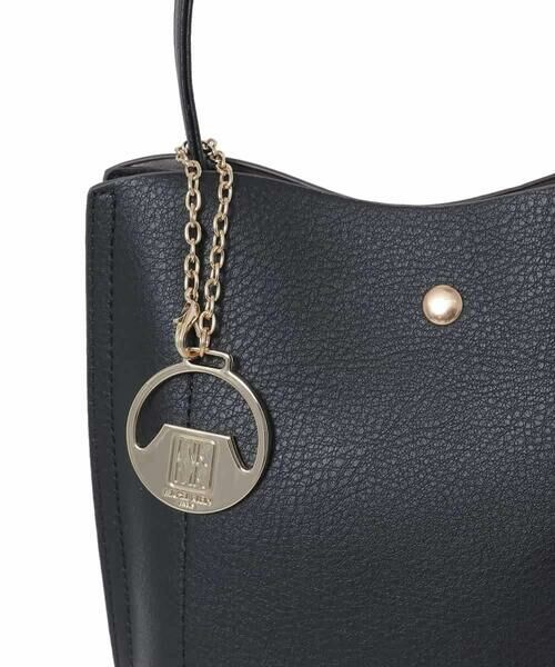 MK MICHEL KLEIN BAG / エムケーミッシェルクランバッグ ショルダーバッグ | [軽量/チャーム付き]ウェーブカットステッチショルダーバッグ | 詳細11