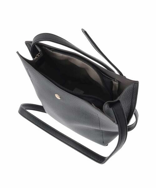 MK MICHEL KLEIN BAG / エムケーミッシェルクランバッグ ショルダーバッグ | [軽量/チャーム付き]ウェーブカットステッチショルダーバッグ | 詳細12