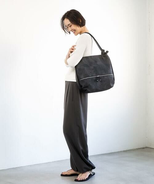 MK MICHEL KLEIN BAG / エムケーミッシェルクランバッグ トートバッグ | [2WAY/A4収納可]デニム風デザイン変形トートバッグ | 詳細23