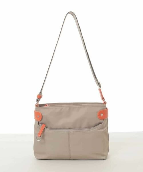 MK MICHEL KLEIN BAG / エムケーミッシェルクランバッグ ショルダーバッグ | [撥水/軽量]アクセントレザーコンパクトショルダーバッグ（ベージュ×オレンジ）