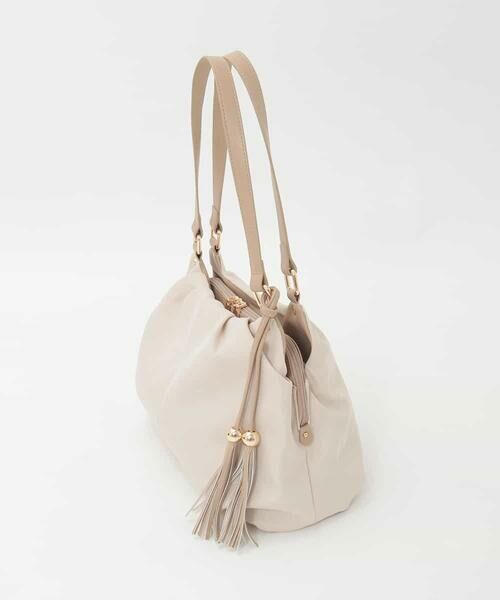 MK MICHEL KLEIN BAG / エムケーミッシェルクランバッグ トートバッグ | タッセル付きタックデザイントートバッグ | 詳細1