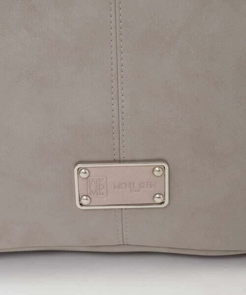 MK MICHEL KLEIN BAG / エムケーミッシェルクランバッグ ショルダーバッグ | [2WAY]スエード風メタルタグアクセントショルダーバッグ | 詳細12