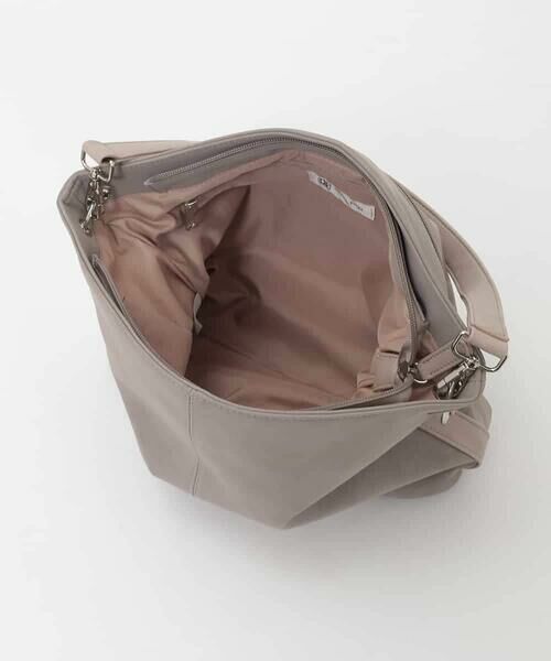 MK MICHEL KLEIN BAG / エムケーミッシェルクランバッグ ショルダーバッグ | [2WAY]スエード風メタルタグアクセントショルダーバッグ | 詳細13