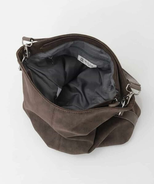 MK MICHEL KLEIN BAG / エムケーミッシェルクランバッグ ショルダーバッグ | [2WAY]スエード風メタルタグアクセントショルダーバッグ | 詳細9