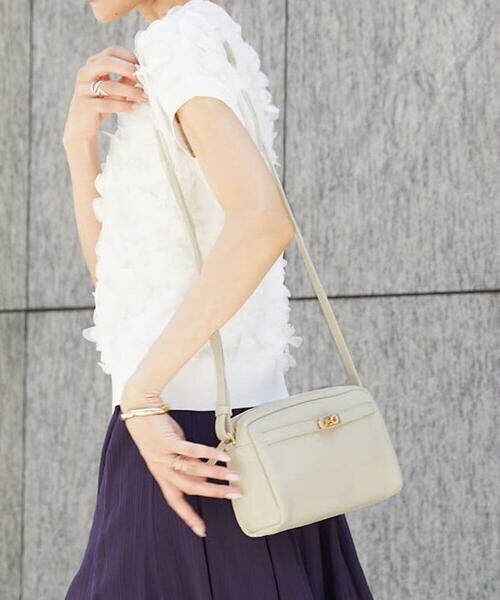 MK MICHEL KLEIN BAG / エムケーミッシェルクランバッグ ショルダーバッグ | [軽量]カウレザースクエアミニショルダー（アイボリー）