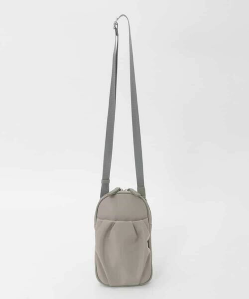 MK MICHEL KLEIN BAG / エムケーミッシェルクランバッグ ショルダーバッグ | [撥水/超軽量]パイピングレザーデザインショルダーバッグ（グリーン）
