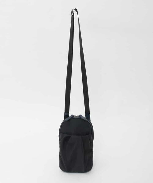 MK MICHEL KLEIN BAG / エムケーミッシェルクランバッグ ショルダーバッグ | [撥水/超軽量]パイピングレザーデザインショルダーバッグ（ブラック）