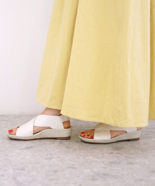 MODE KAORI / モードカオリ サンダル | 【本革】 フラットサンダル 35707（アイボリークロコ）