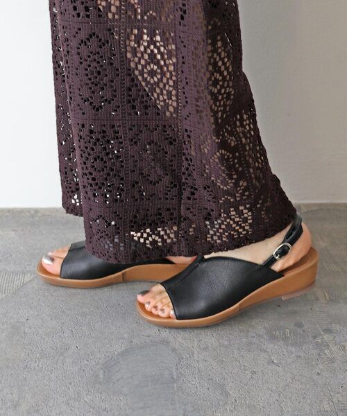MODE KAORI / モードカオリ サンダル | Vカットカバードプラットサンダル 35745（ブラック）