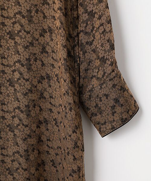 MOGA / モガ ロング・マキシ丈ワンピース | feerique フラワージャガードVネックワンピース | 詳細3