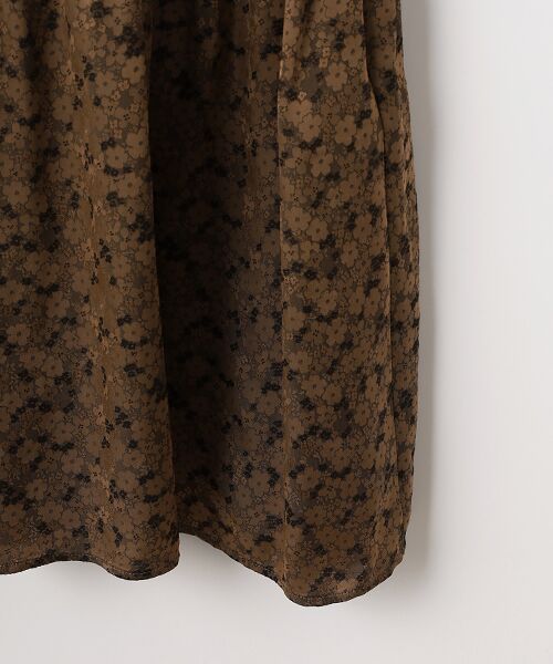 MOGA / モガ ロング・マキシ丈ワンピース | feerique フラワージャガードVネックワンピース | 詳細4