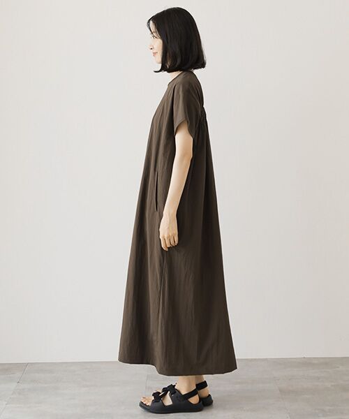 マキマロ　スモッグシャツワンピース セール】 feerique ポリナイロンストレッチTシャツワンピース