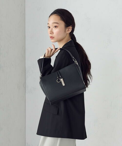 MONO COMME CA/モノコムサ ロゴプレート ミニショルダー ブラック F MONO COMME CA/モノコムサ ロゴプレート ミニショルダー ブラック F