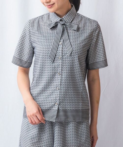 NARACAMICIE / ナラカミーチェ シャツ・ブラウス | 【NARACAMICIE】【セットアップ対応】幾何柄ボウタイ半袖ブラウス | 詳細1