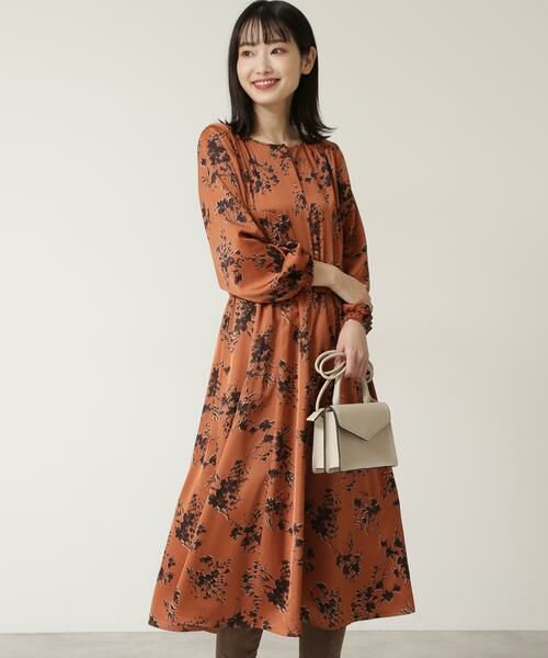 セール シルエットフラワープリントワンピース ワンピース Natural Beauty Basic ナチュラルビューティーベーシック ファッション通販 タカシマヤファッションスクエア