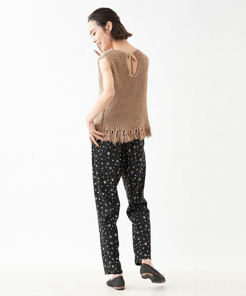 レリアン　NEMIKA ネミカ　フード付きジップベスト　アイボリー レリアン NEMIKA ネミカ フード付きジップベスト アイボリー