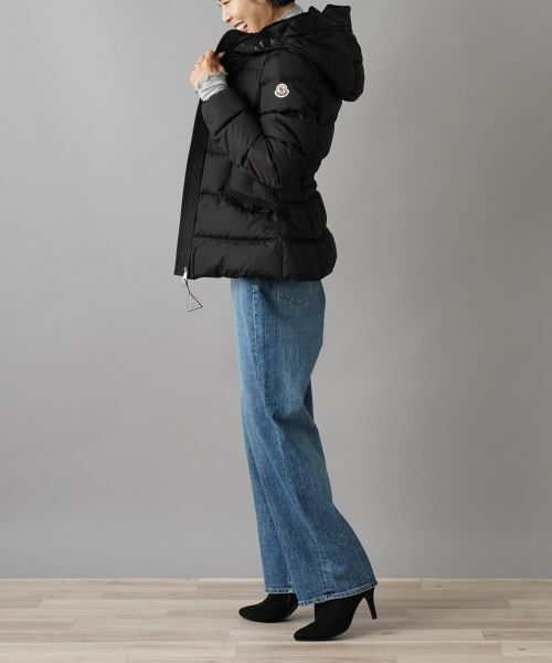 MONCLER ネイビー フリルジャケット 美品 MONCLER モンクレール ジャケット CASSIE 1A00117 5396L