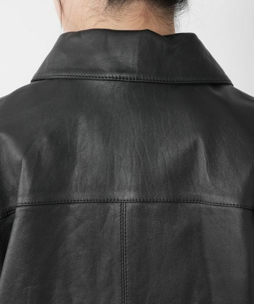美品　イタリア製　ANNARITA N　ショート丈　レザージャケット 210.jpg