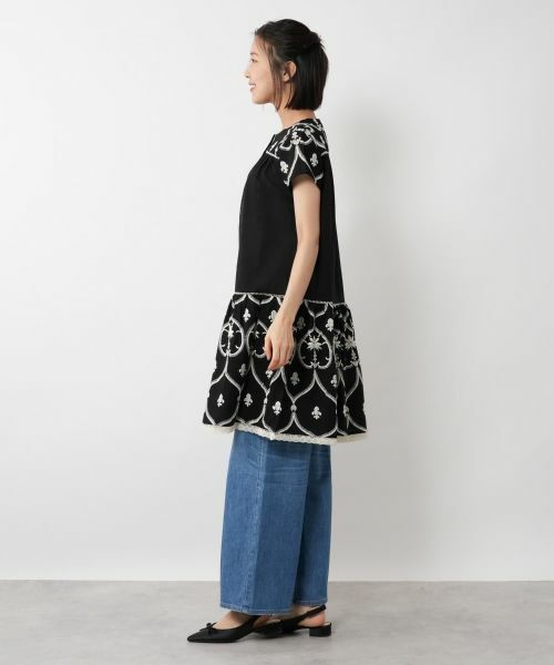 NEMIKA / ネミカ シャツ・ブラウス | フラワー刺繍チュニックブラウス【DEVOTION TWINS】 | 詳細2