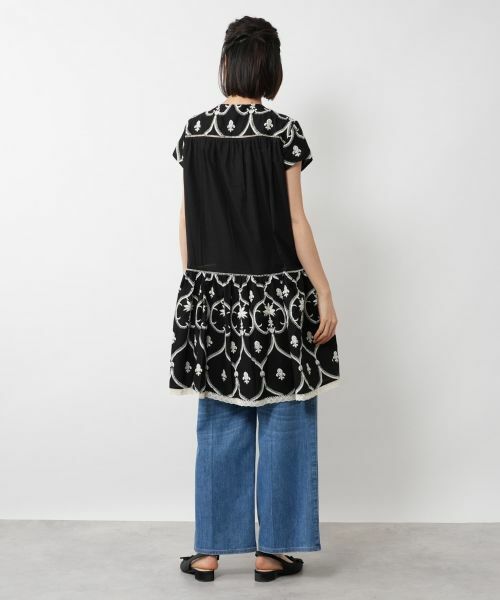 NEMIKA / ネミカ シャツ・ブラウス | フラワー刺繍チュニックブラウス【DEVOTION TWINS】 | 詳細3