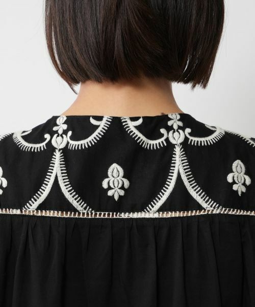 NEMIKA / ネミカ シャツ・ブラウス | フラワー刺繍チュニックブラウス【DEVOTION TWINS】 | 詳細8