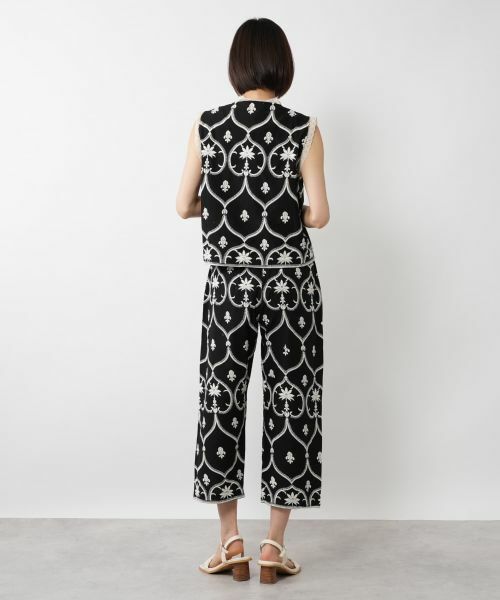 NEMIKA / ネミカ その他パンツ | フラワー刺繍クロップドパンツ【DEVOTION TWINS】 | 詳細6