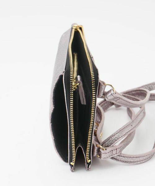 NEMIKA / ネミカ メッセンジャーバッグ・ウエストポーチ | メタリックレザースマートフォンポシェット【VIOLAd’ORO】 | 詳細3