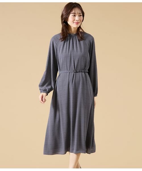 NEWYORKER / ニューヨーカー ミニ丈・ひざ丈ワンピース | ジオメトリックプリント スタンドギャザーワンピース(ネイビー)