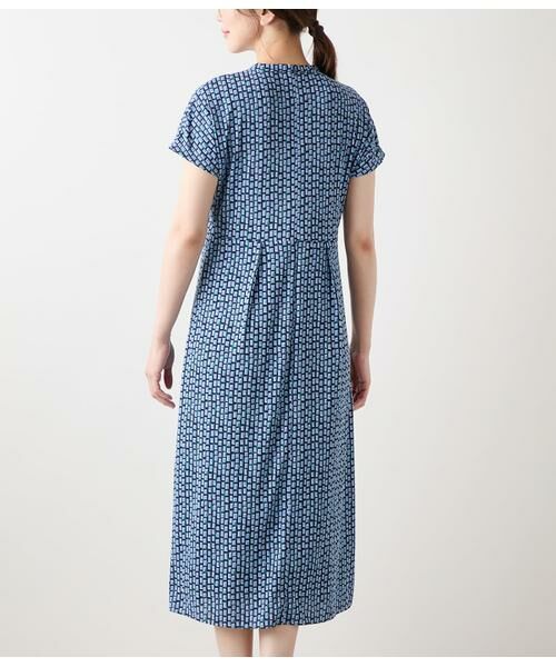 NEWYORKER L-SIZE / ニューヨーカー エルサイズ ミニ丈・ひざ丈ワンピース | ポリエステル強撚スムース 幾何学プリント フレンチスリーブワンピース | 詳細2