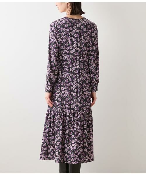 NEWYORKER L-SIZE / ニューヨーカー エルサイズ ミニ丈・ひざ丈ワンピース | ビオラフラワープリント ティアードギャザーロングワンピース | 詳細3
