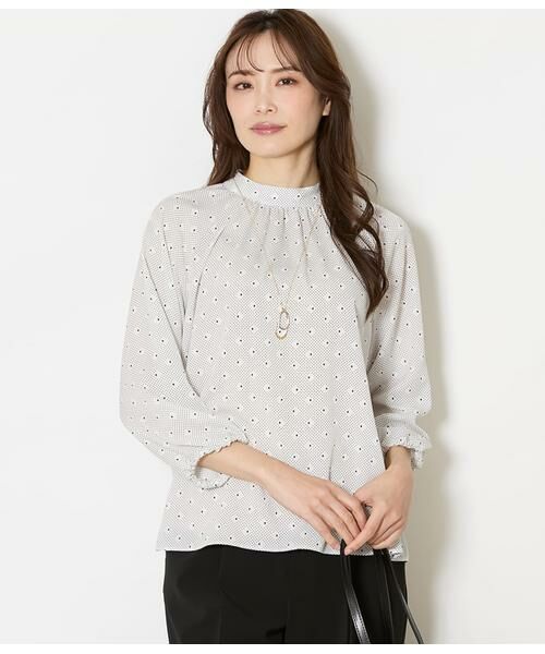 NEWYORKER L-SIZE / ニューヨーカー エルサイズ シャツ・ブラウス | ダイヤドットプリント スタンドネックギャザーブラウス（ホワイト）