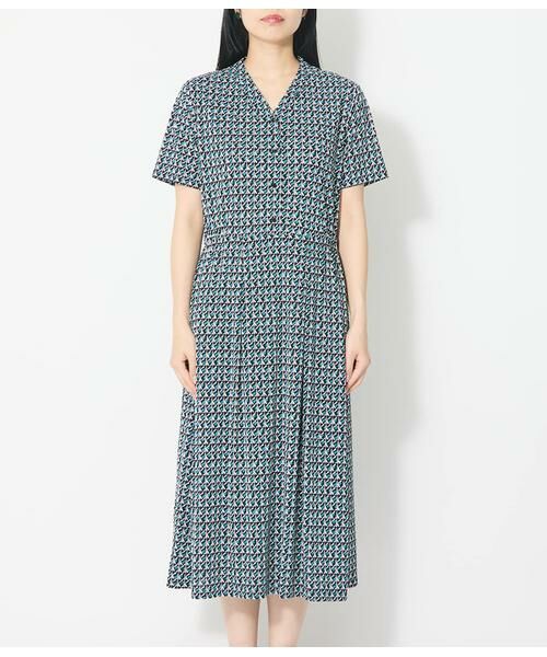 NEWYORKER L-SIZE / ニューヨーカー エルサイズ ミニ丈・ひざ丈ワンピース | 強撚スムースナイトキューブプリント 半袖Vネックワンピース | 詳細1