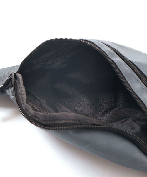 nexchic / ネクシック バッグ | ワンポイントロゴ付きボディバッグ | 詳細9